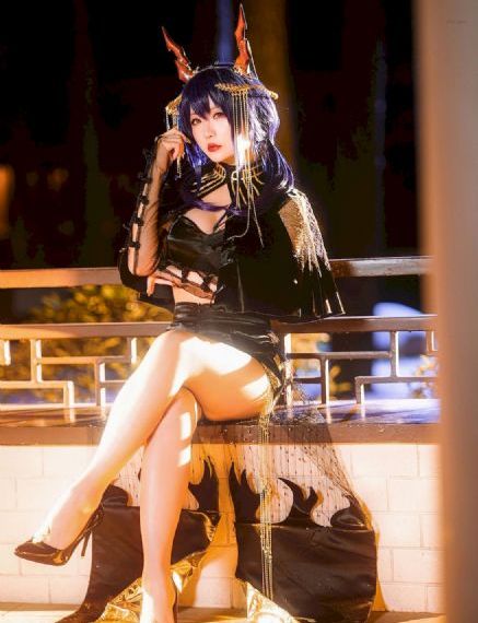 大胸动漫美女挤奶