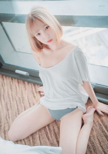 男子多次19楼窗外偷窥洗澡被抓