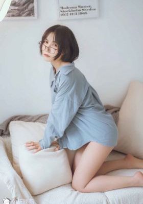 《被丈夫的下属推来推去的妻子》